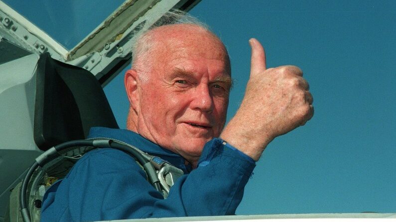 29 octobre 1998 : l’astronaute John Glenn s’envole à bord de la navette spatiale Discovery à l'âge de 77 ans